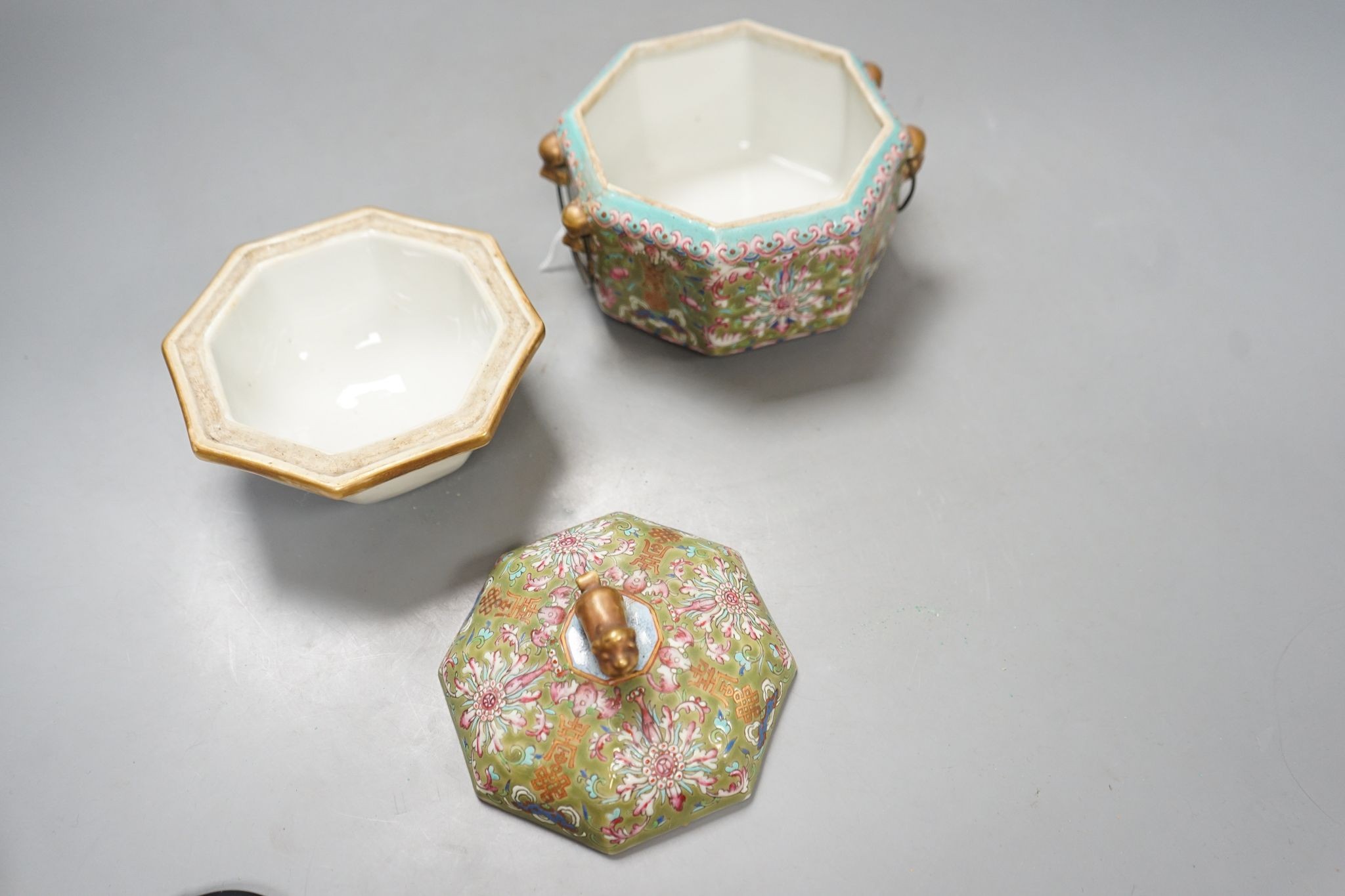 A Chinese sage green ground jar, cover and liner, mid 19th century, 13cm